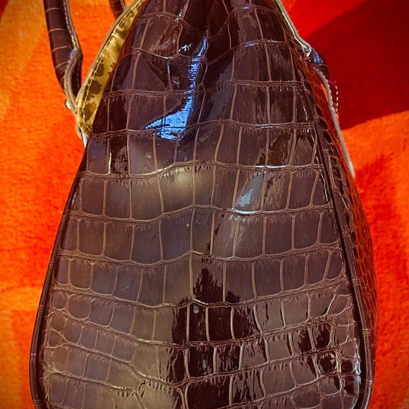 XOXO Brown Shoulder Bag with Crocodile Embossed Design. ~ 14" X 10". Like New! - Picture 4 of 6